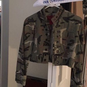 Short style ladies jacket